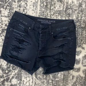 American Eagle. Size 6. Black distressed shorts